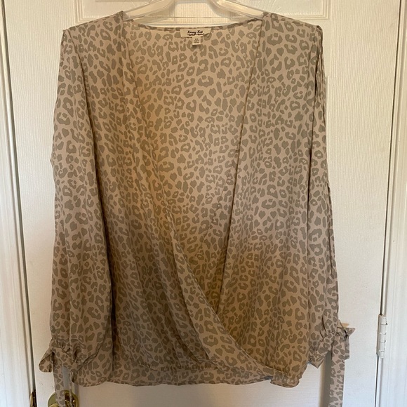 Leopard Top - Picture 2 of 2